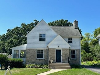 641 W School St, Columbus, WI 53925
