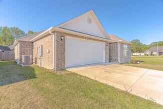 5804 Wendy St, Paragould, AR 72450