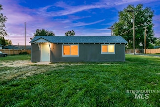 602 W Nevada Ave, Homedale, ID 83628