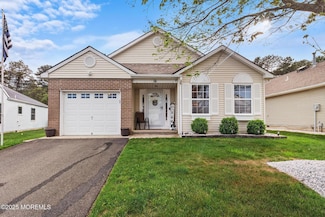 54 Canterbury Ln, Toms River, NJ 08757