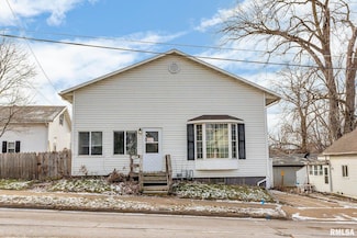 1105 Spring St, Burlington, IA 52601