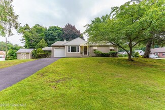 1002 Louis Rd, Schenectady, NY 12303