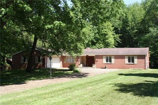 8815 South St SE, Warren, OH 44484