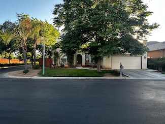 4769 N Emerald Peak Dr, Clovis, CA 93619