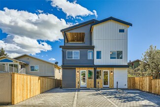 732 N 67th St Unit B, Seattle, WA 98103