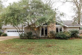306 Royal Oak Dr, Clinton, MS 39056