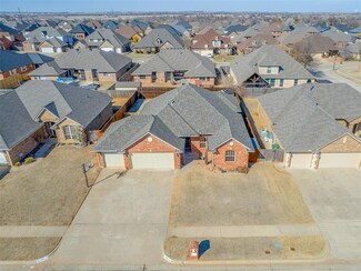 925 Tea Rose Dr, Yukon, OK 73099