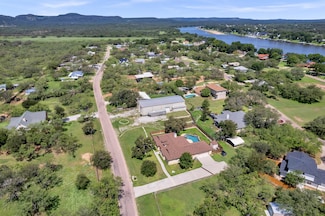 114 Oak Dr, Kingsland, TX 78639