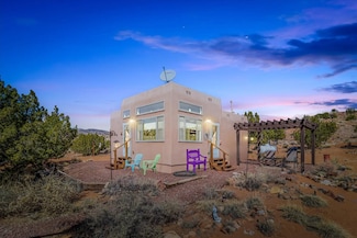 90 Red Ridge Rd, San Ysidro, NM 87053