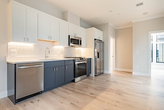 157 Everett St Unit 303, Boston, MA 02134