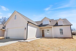 1016 Lily Ln, Oxford, MS 38655