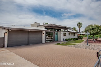 6632 E Calle de San Alberto, Tucson, AZ 85710