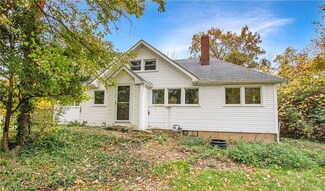 239 Race St, Berea, OH 44017