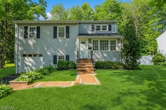 76 W Valley View Dr, Morristown, NJ 07960