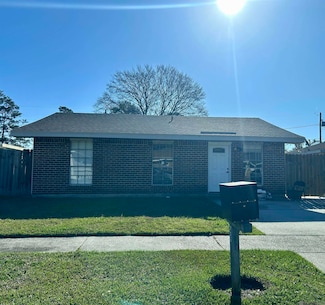 705 Hooter Rd, Westwego, LA 70094