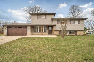 747 S Wisconsin Ave, Addison, IL 60101