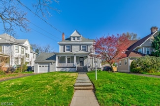 132 W 6th Ave, Roselle, NJ 07203