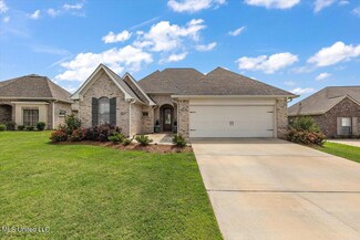 302 Candlewood Ct, Canton, MS 39046