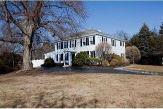 137 Oak Hill St, Newton Center, MA 02459