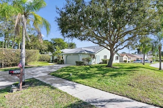 2320 Riviera Dr, Delray Beach, FL 33445