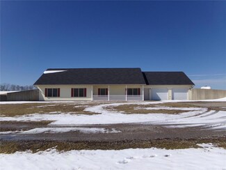 4634 Chester Rd, Chester, IL 62233
