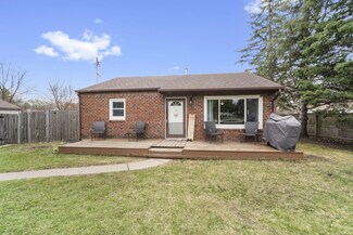 W142S6930 Belmont Dr, Muskego, WI 53150