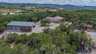 182 Country Point Ln, Lakehills, TX 78063