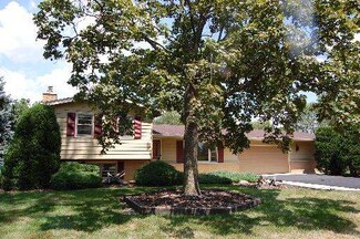 22W240 Temple Dr, Medinah, IL 60157
