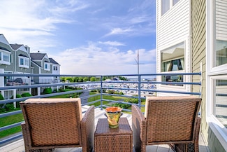 148 Breakwater Dr Unit 17, South Portland, ME 04106