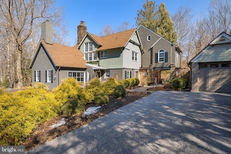 812 Castlefinn Ln, Bryn Mawr, PA 19010
