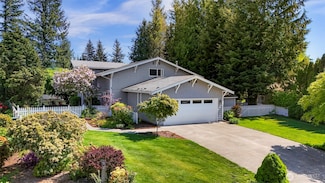 6874 Golf View Dr, Lynden, WA 98264