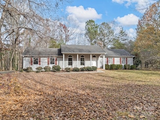 383 Woody Cir, Tryon, NC 28782