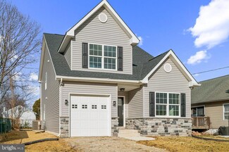 8 Lewes St, New Castle, DE 19720