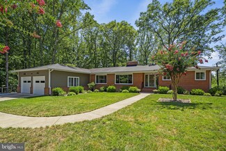19200 Carborough St, Triangle, VA 22172