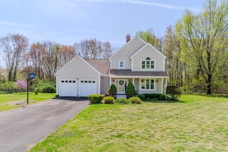 9 High Meadow Rd, Hadley, MA 01035