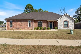 850 Silver Leaf Ln, Siloam Springs, AR 72761