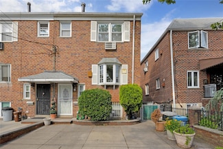 61-09 69th Place, Flushing, NY 11379