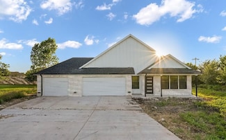 11 Red Rd, Howe, TX 75459