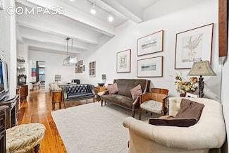 529 W 42nd St Unit 3B, New York, NY 10036