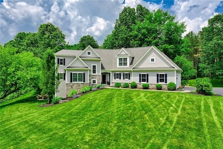 7606 Arbor Glen Dr, Victor, NY 14564