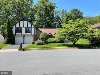 6012 Burnside Landing Dr, Burke, VA 22015
