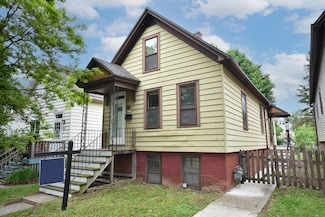 2428 N Pierce St, Milwaukee, WI 53212