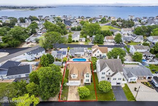 12 Woodhaven Rd, Toms River, NJ 08753