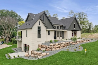 2706 Lakeview Ct, Little Canada, MN 55113