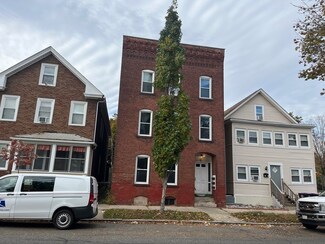 53 Pine St, Holyoke, MA 01040