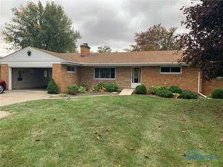 1233 Emily Dr, Millbury, OH 43447