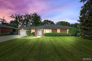 4818 Mattis Rd, Saint Louis, MO 63128