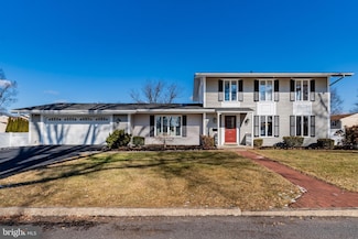 521 Gale Rd, Camp Hill, PA 17011