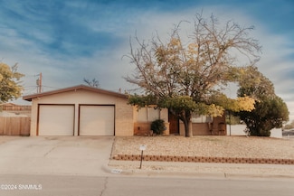 1900 Phyllis Ln, Las Cruces, NM 88001