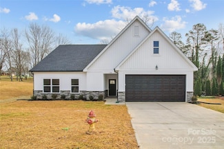 141 Quail Hollow Dr, Kings Mountain, NC 28086